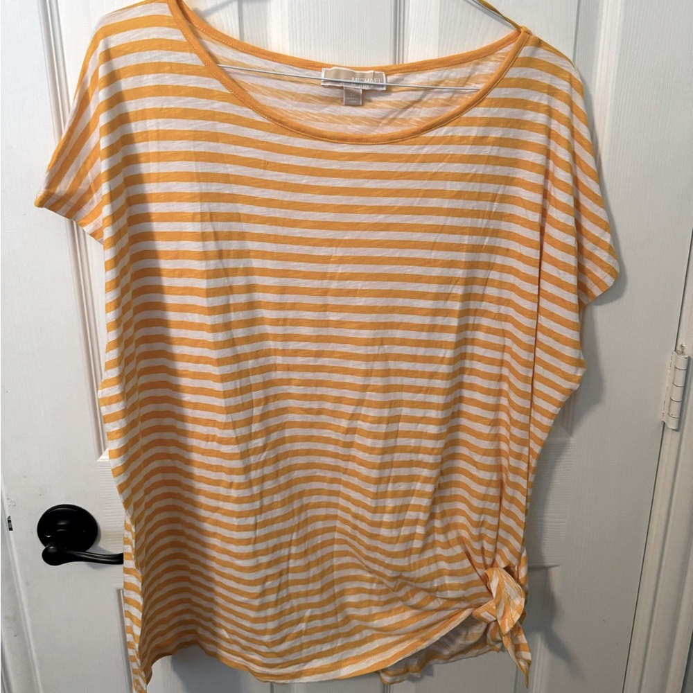Michael Kors Women's Yellow / White Tie Front T-shirt ****